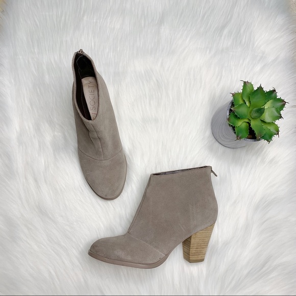 Sole Society Shoes - Sole Society Taupe Ankle Zip Block Heel Booties